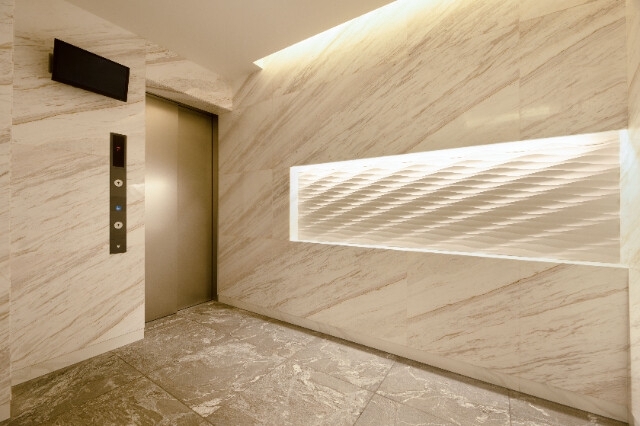 16/17 エントランス