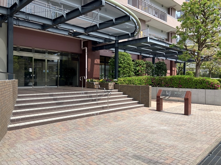 14/15 エントランス