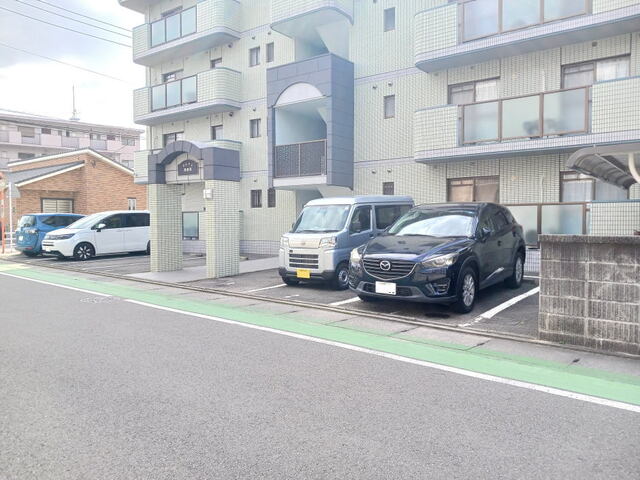 14/20 駐車場