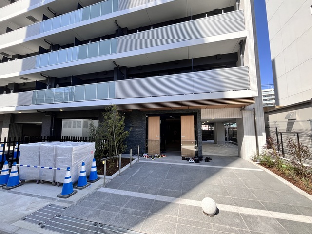 26/29 エントランス