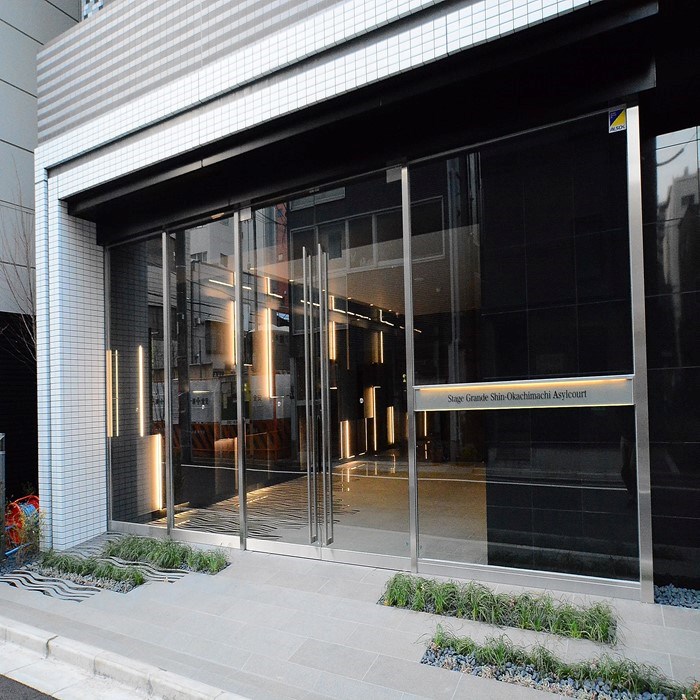 16/21 エントランス