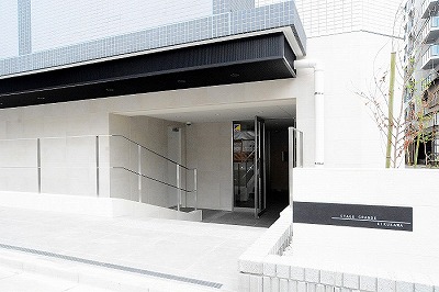 21/30 エントランス