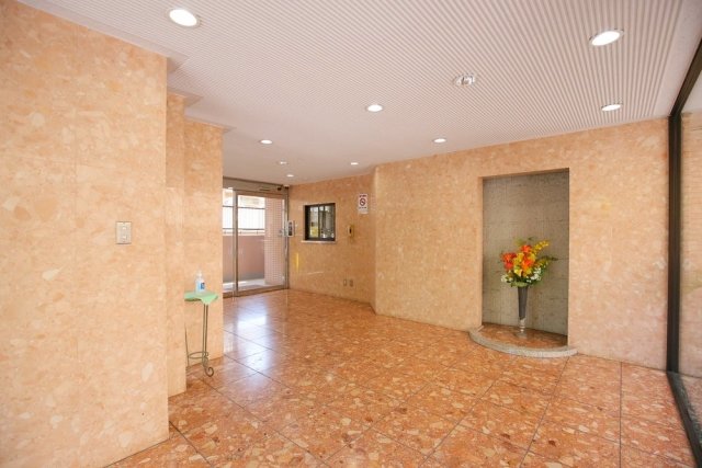 21/23 エントランス