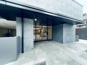 14/14 エントランス