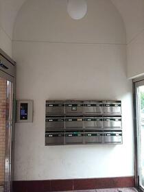 2/2 エントランス