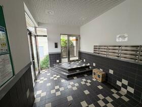 16/16 エントランス