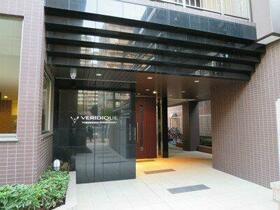 16/16 エントランス