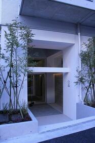 16/16 エントランス