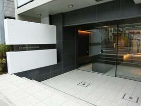 16/16 エントランス