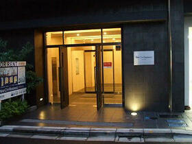 16/16 エントランス