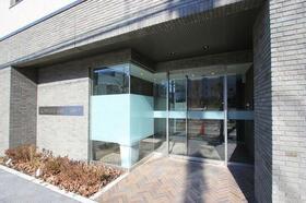 16/16 エントランス