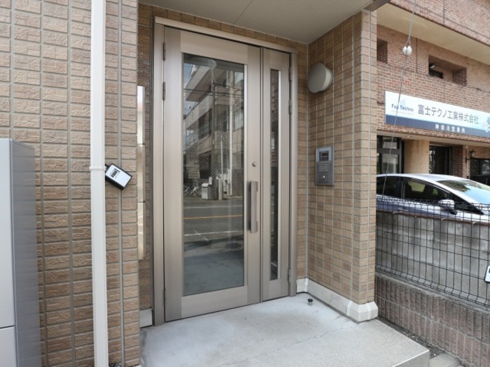 8/10 エントランス