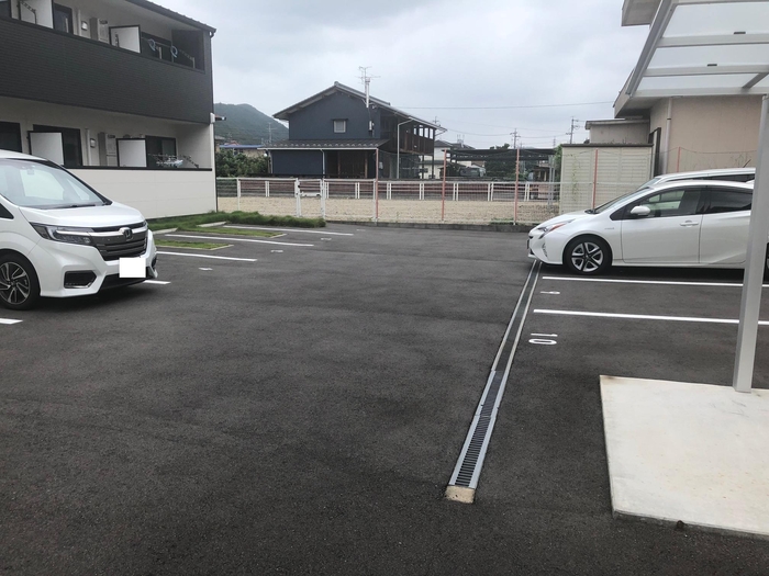 18/25 駐車場