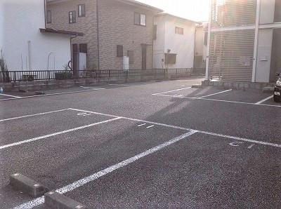 13/13 駐車場