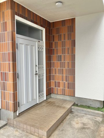 16/17 エントランス