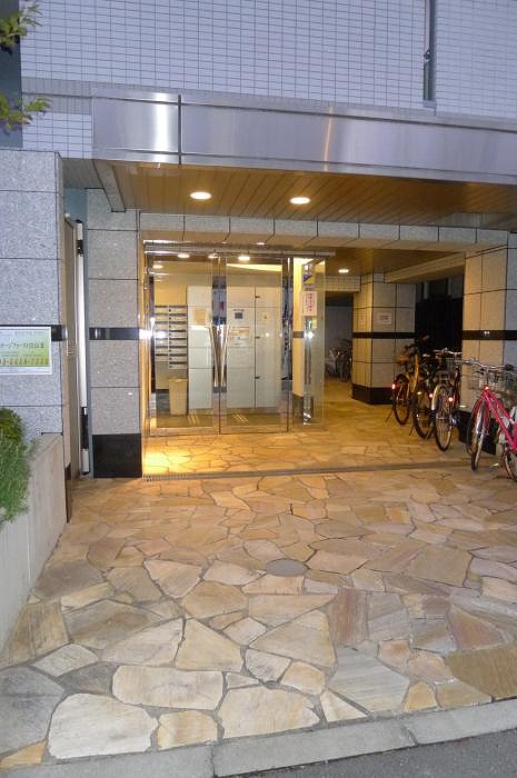 2/2 エントランス