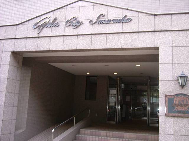 20/26 エントランス