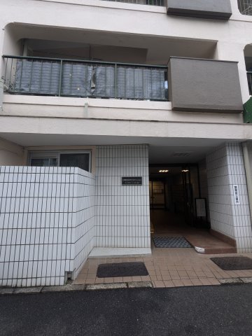 2/2 エントランス