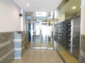 16/16 エントランス