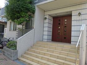 16/16 エントランス