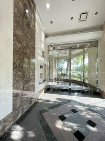 13/13 エントランス