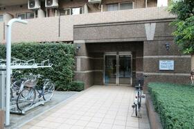 13/13 エントランス