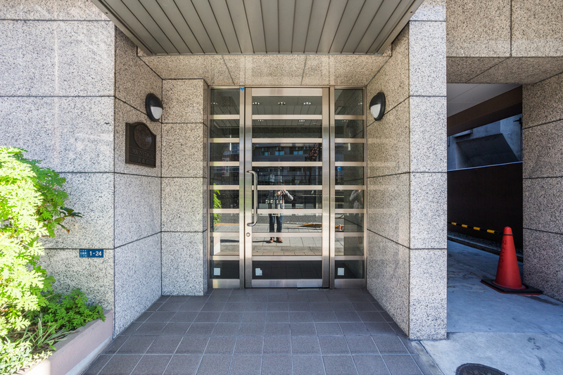 2/2 エントランス