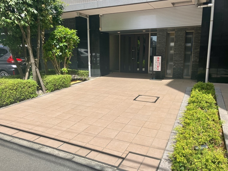 15/16 エントランス