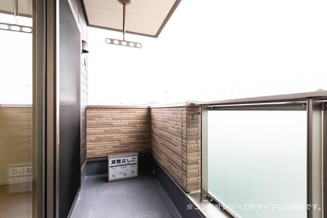 13/20 バルコニー