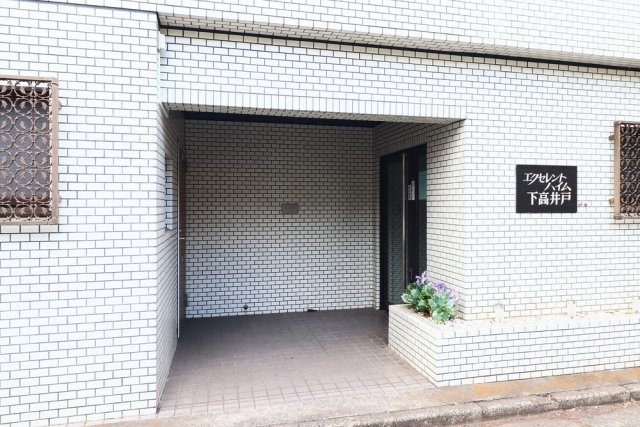 2/4 エントランス