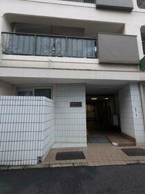 13/13 エントランス