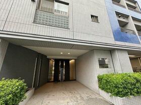 13/14 エントランス