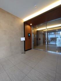 13/13 エントランス