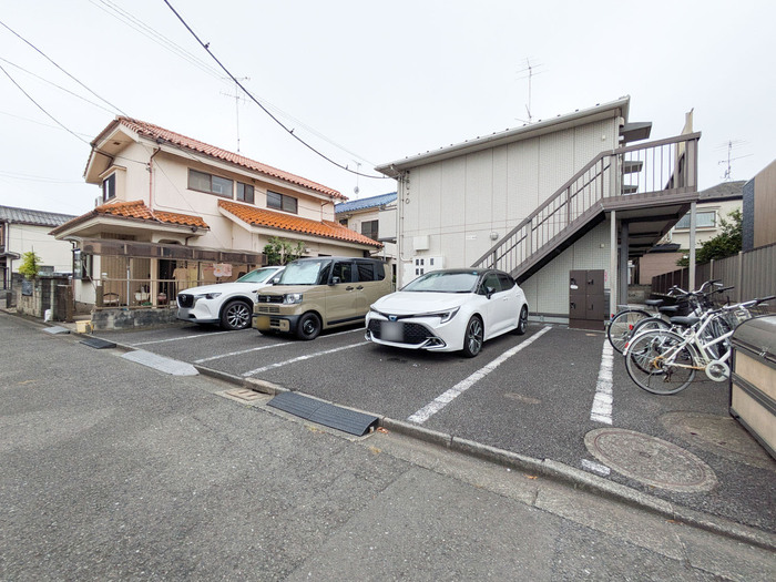 20/29 駐車場