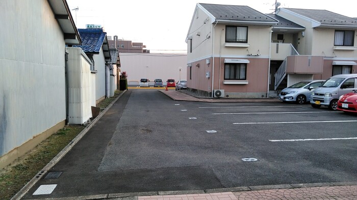 16/19 エントランス