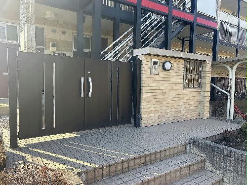 13/14 エントランス