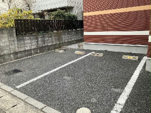 2/5 駐車場