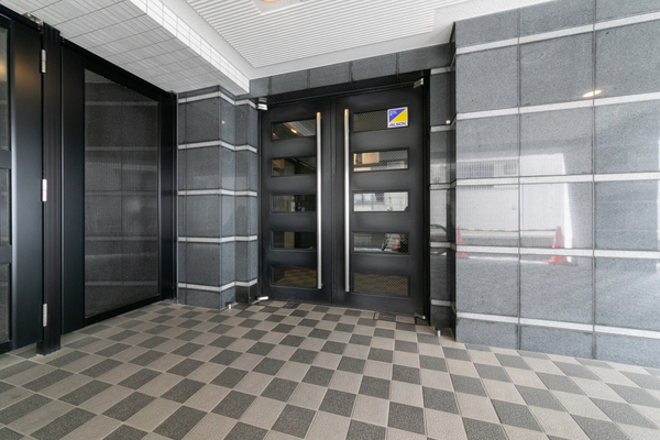 5/5 エントランス