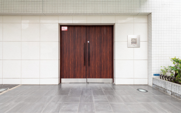 5/5 エントランス