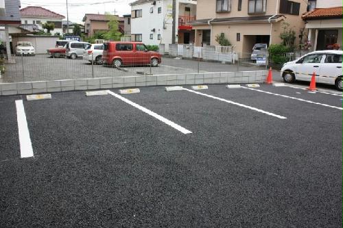14/14 駐車場