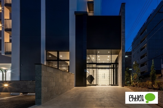 14/15 エントランス