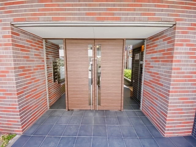 2/4 エントランス