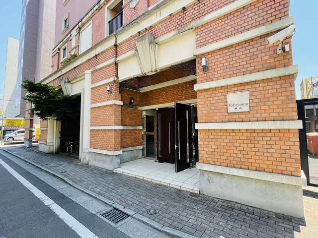 26/28 エントランス