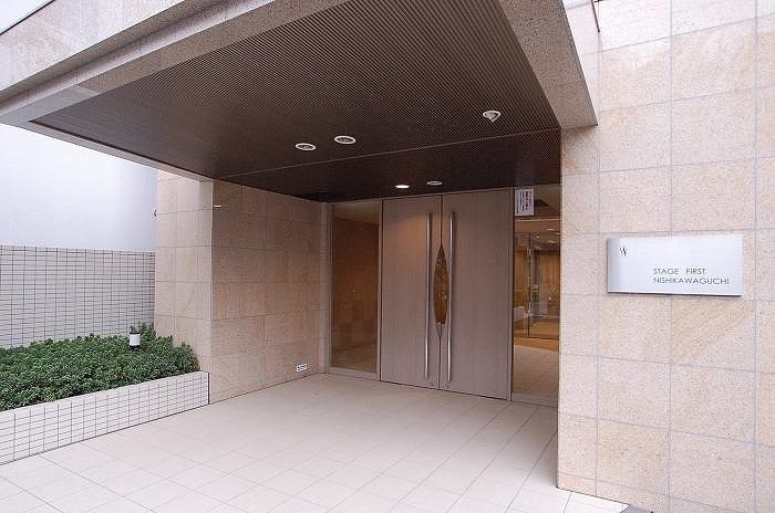 17/28 エントランス