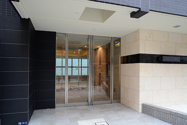 18/24 エントランス