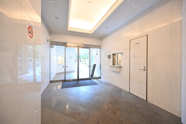 22/30 エントランス