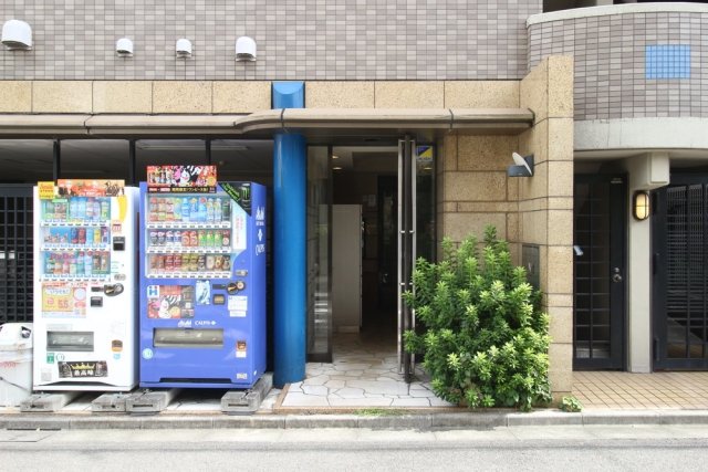 18/19 エントランス