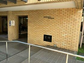 16/16 エントランス