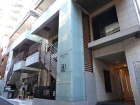 16/16 エントランス