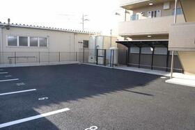 15/17 駐車場